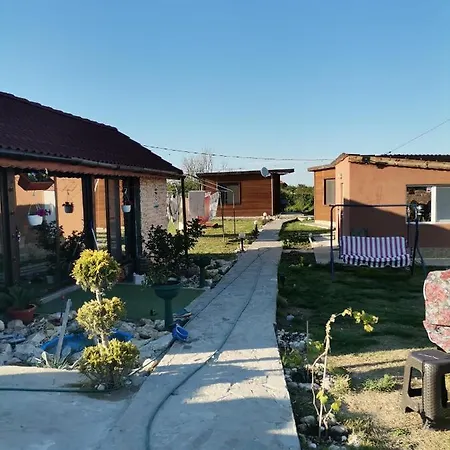 парк Summer Life Guest house Tyulenovo